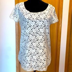 Aritzia Talula, excellent condition, White/ off white color, Small